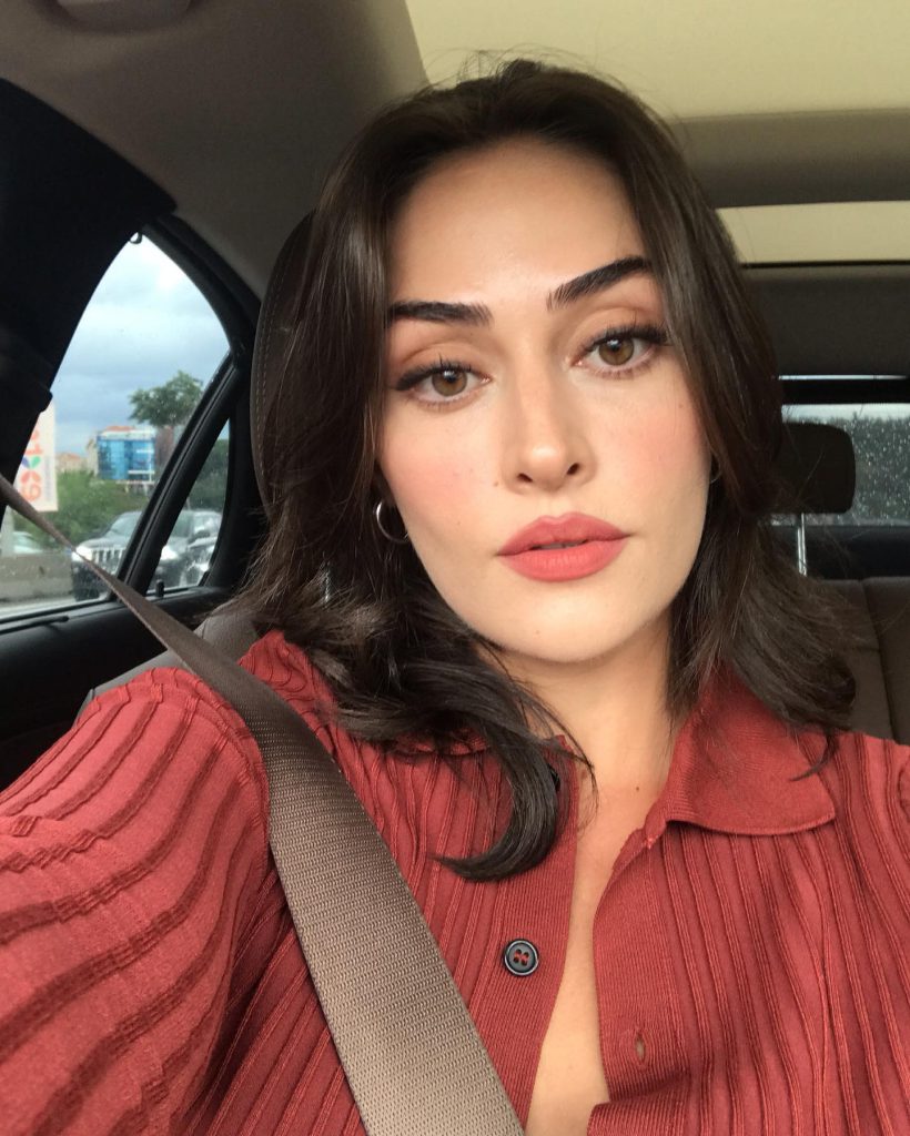 Esra Bilgiç smiles fuck