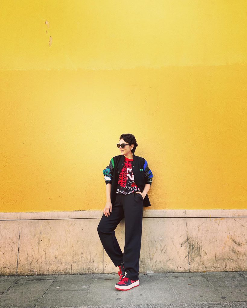 Ezgi Mola beautiful bikini