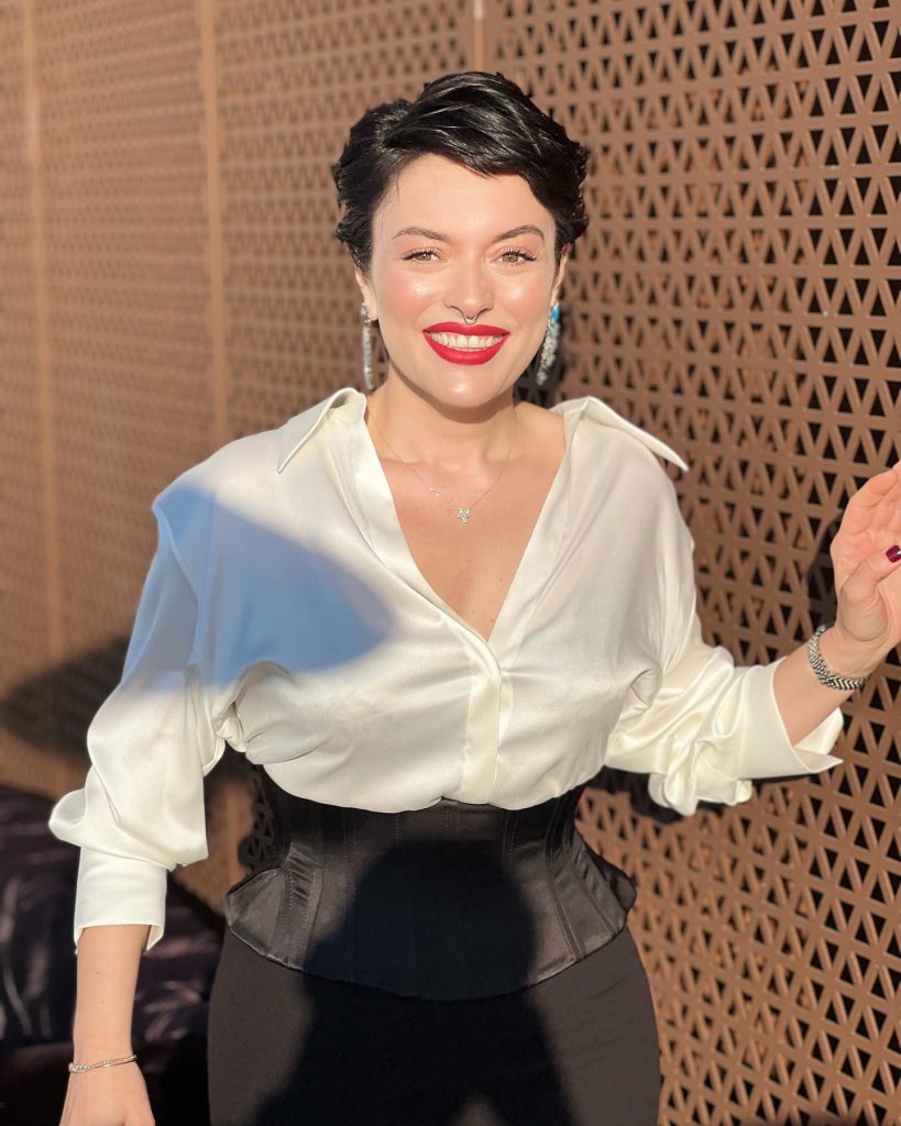 Ezgi Mola beautiful fuck