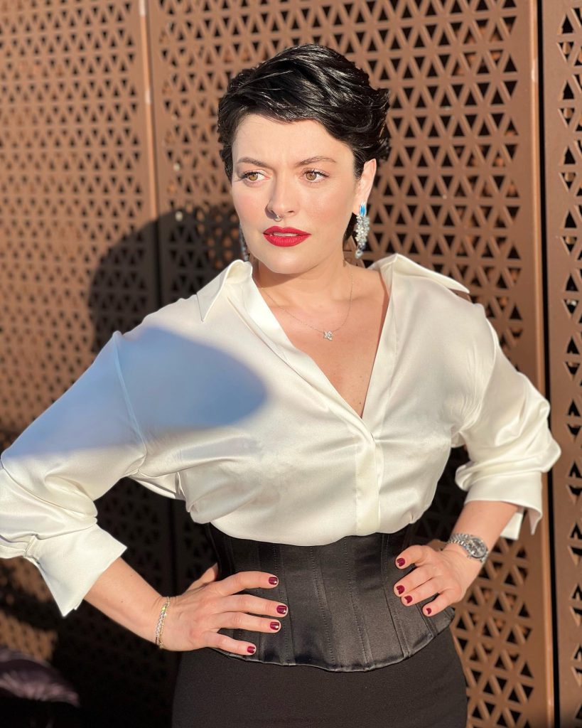 Ezgi Mola beautiful hot xxx