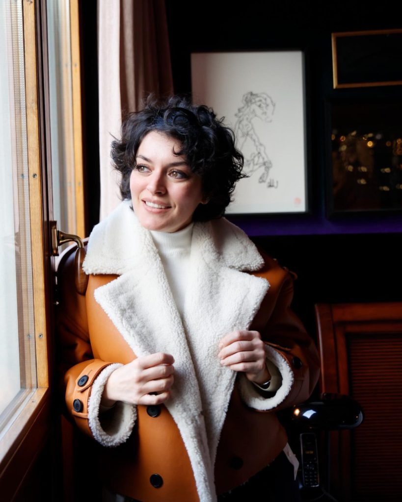 Ezgi Mola beautiful naked