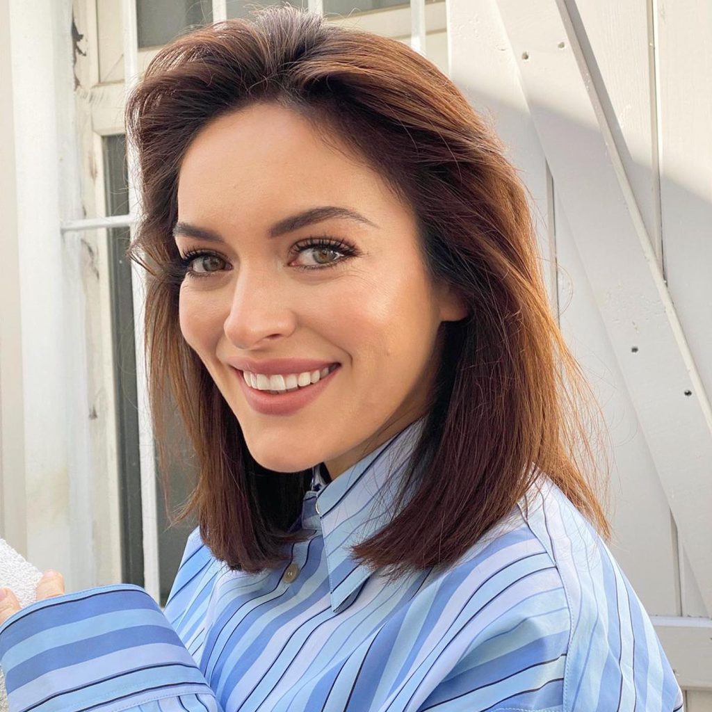 Ezgi Mola depicts fire sex