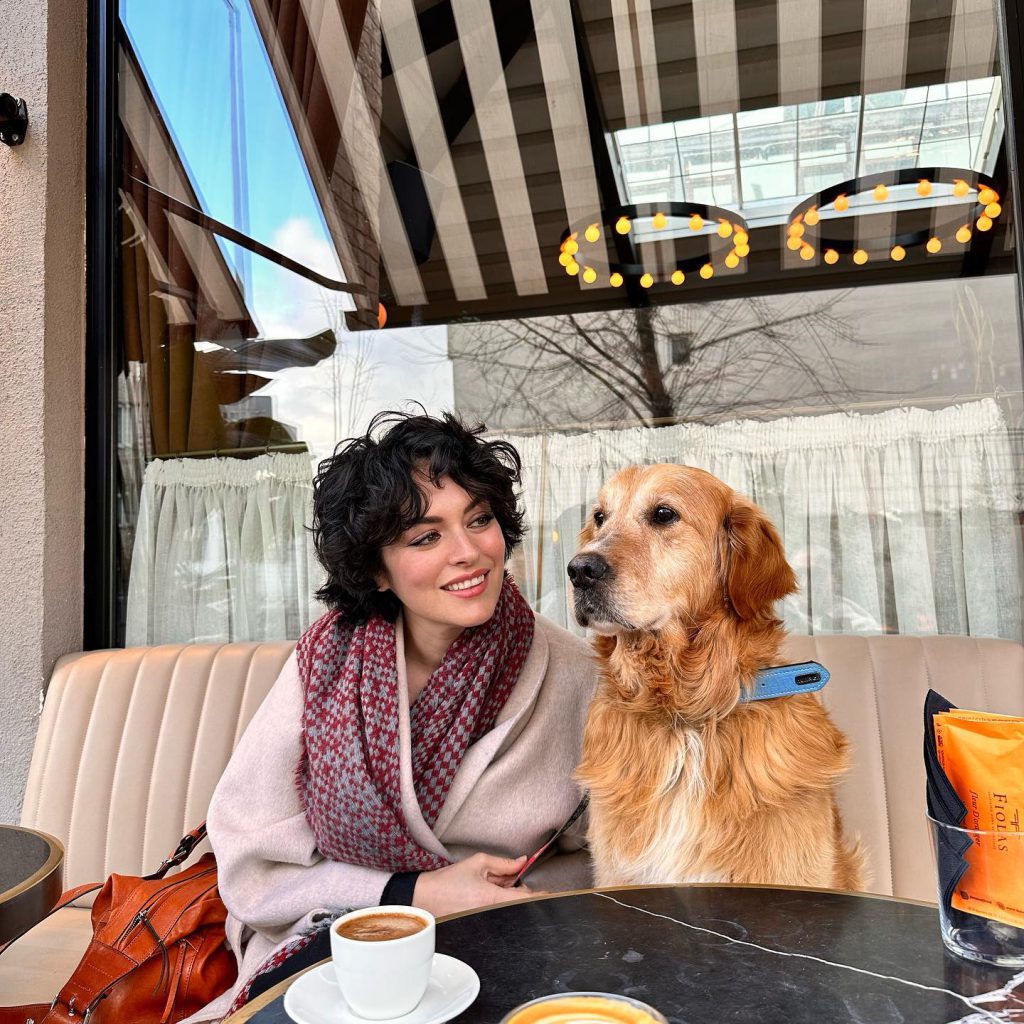 Ezgi Mola looks sex scenes