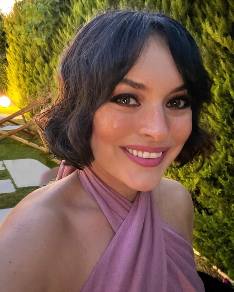 Ezgi Mola modeling boobs