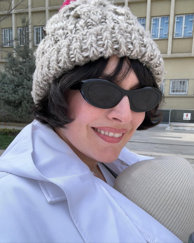 Ezgi Mola modeling hot