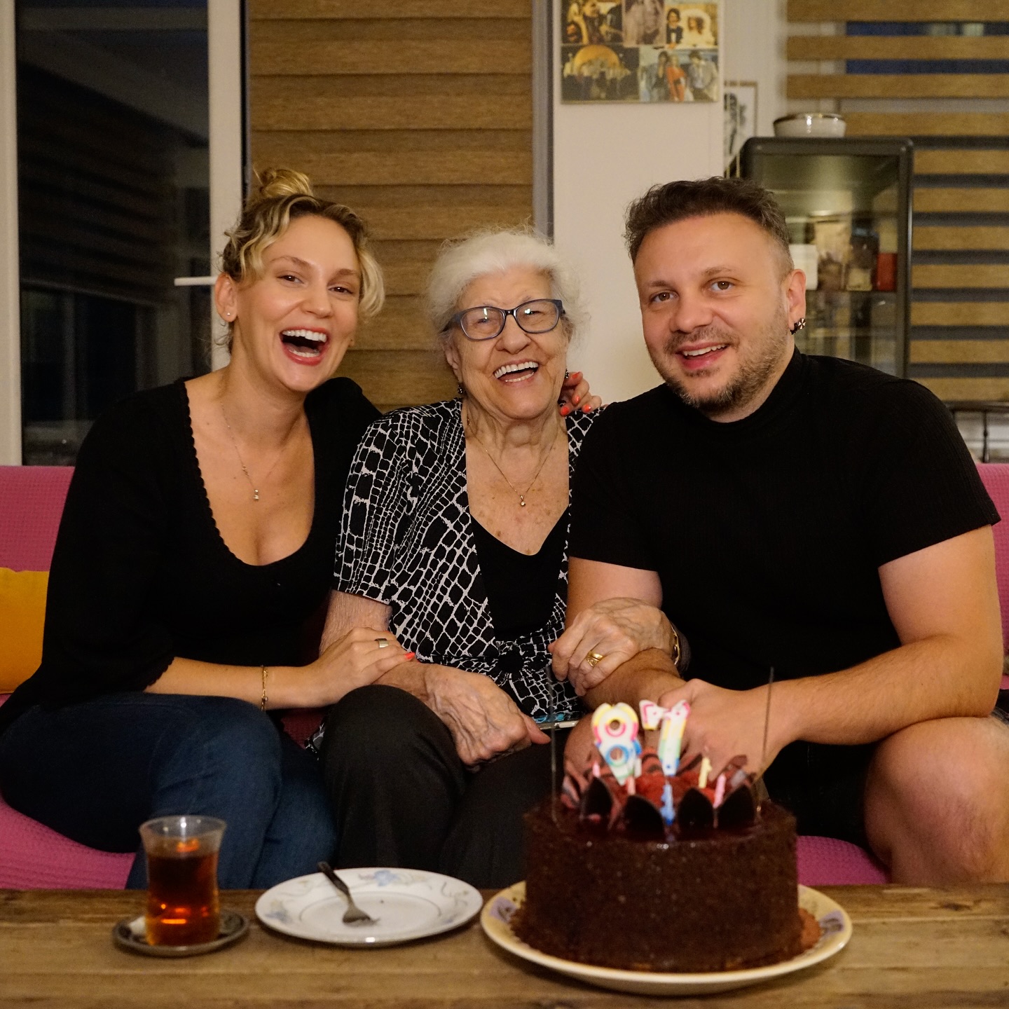 Çıplak Farah Zeynep Abdullah Bikinili Külotsuz Sıcak Resimler