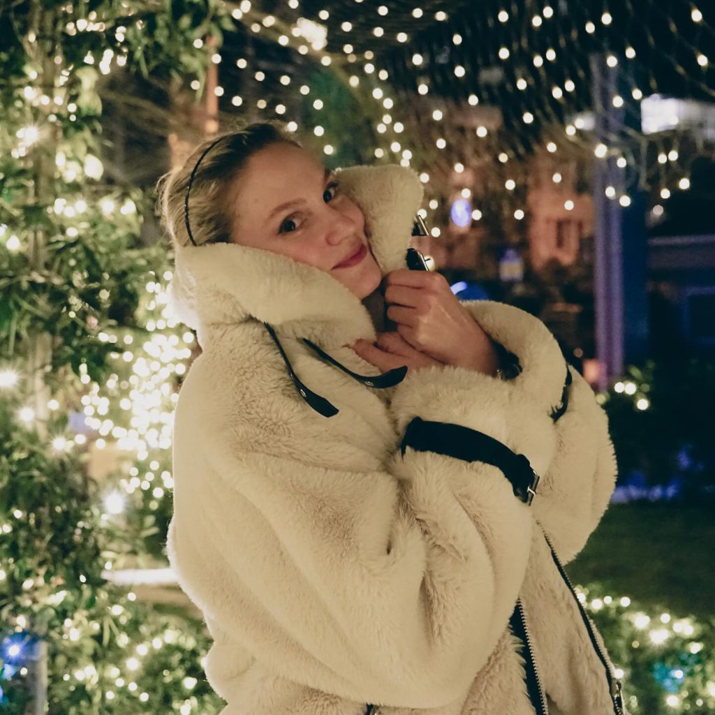 Farah Zeynep Abdullah beautiful boobs