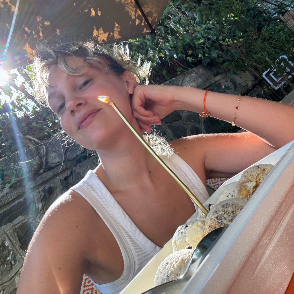 Farah Zeynep Abdullah beautiful hot