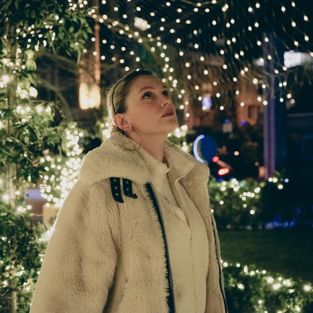 Farah Zeynep Abdullah beautiful nude pics