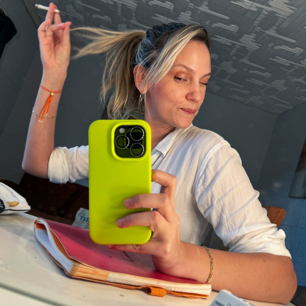 Farah Zeynep Abdullah depicts fire nude