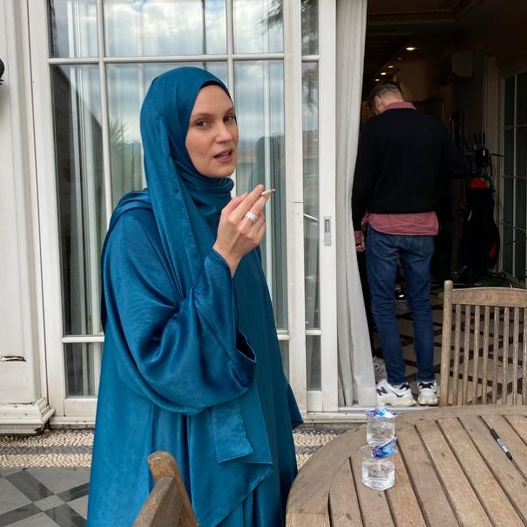Farah Zeynep Abdullah hot pics