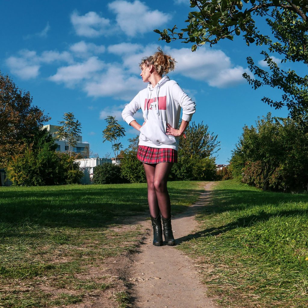 Farah Zeynep Abdullah poses bikini