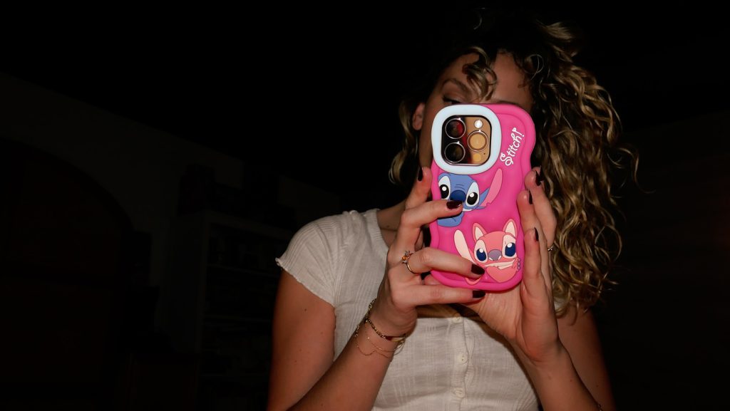 Farah Zeynep Abdullah poses hot bikini