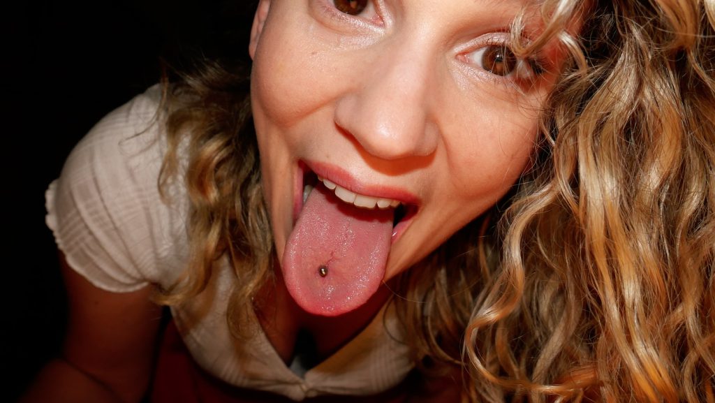 Farah Zeynep Abdullah poses hot photos