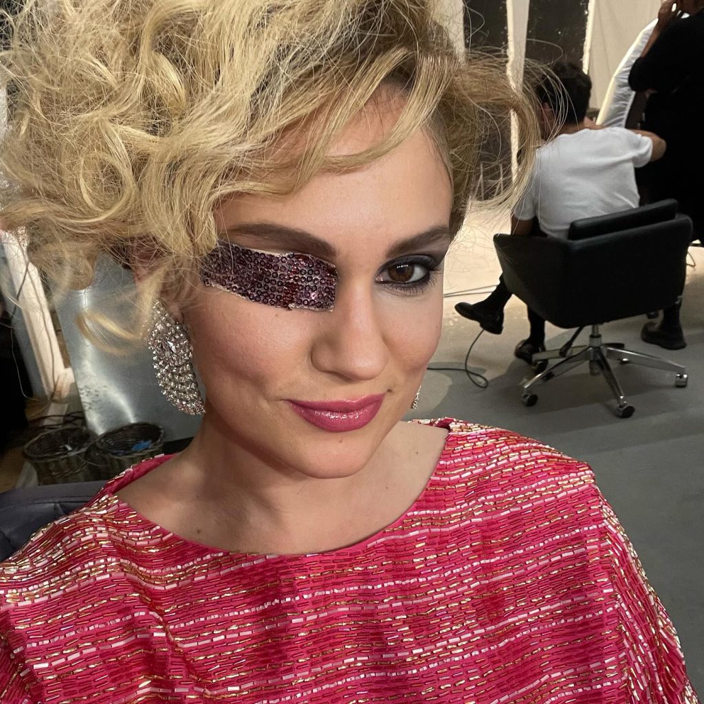 Farah Zeynep Abdullah poses hot xxx