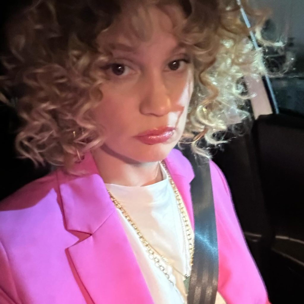 Farah Zeynep Abdullah poses nudes