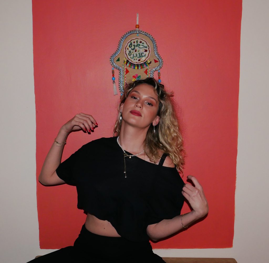 Farah Zeynep Abdullah smiles hot