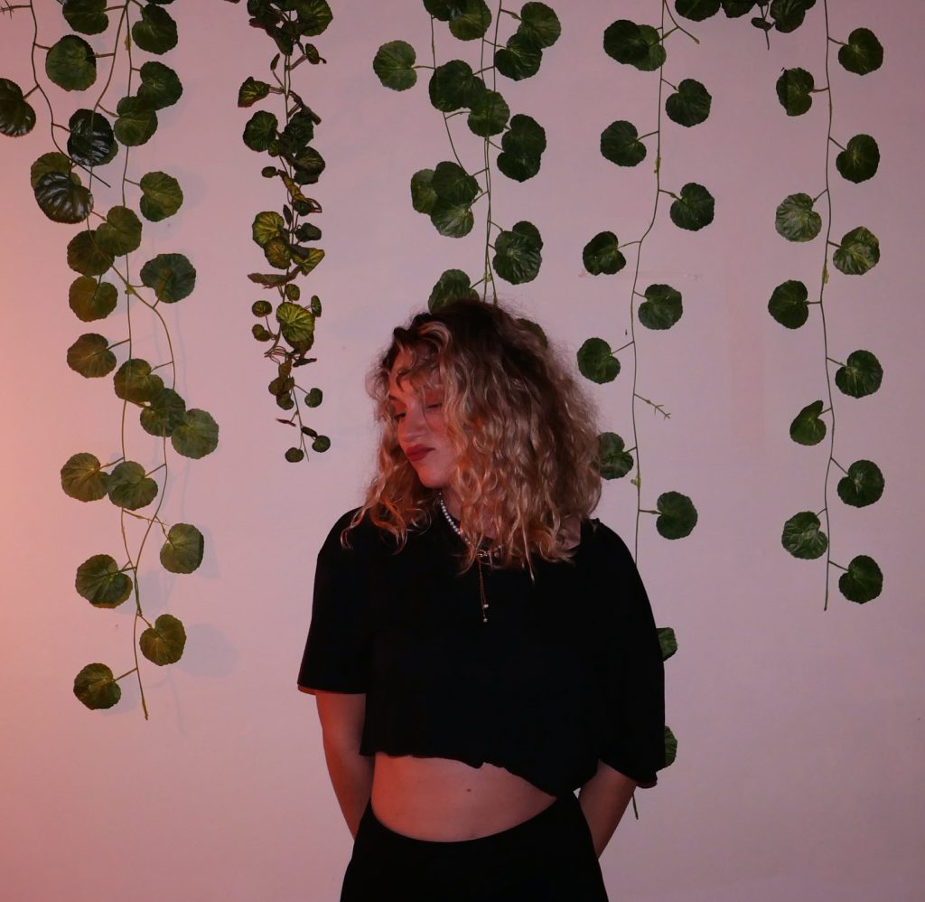 Farah Zeynep Abdullah smiles sex