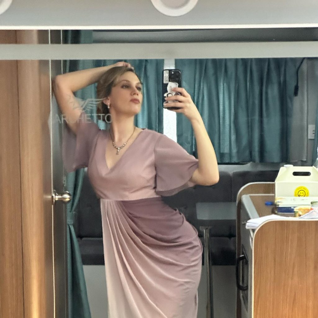 Farah Zeynep Abdullah smiles sex scenes