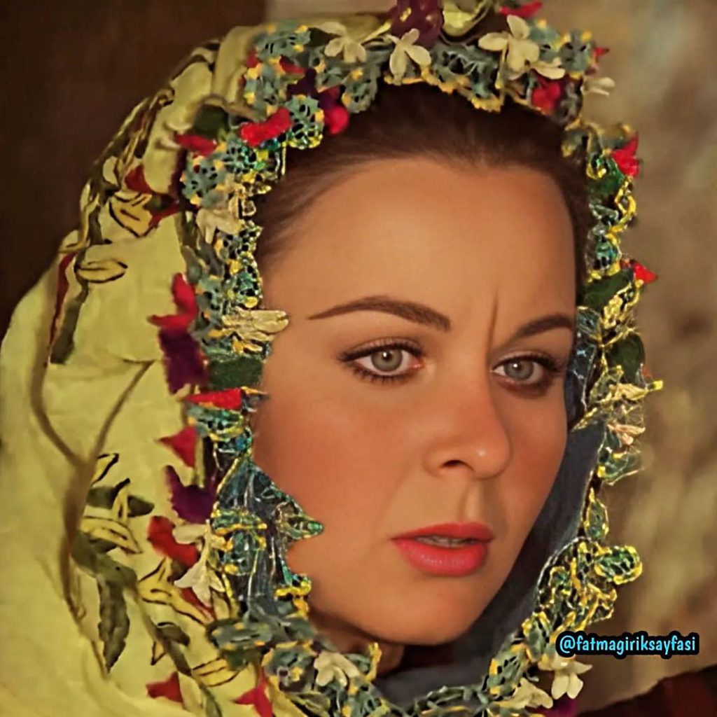 Fatma Girik ardent ass