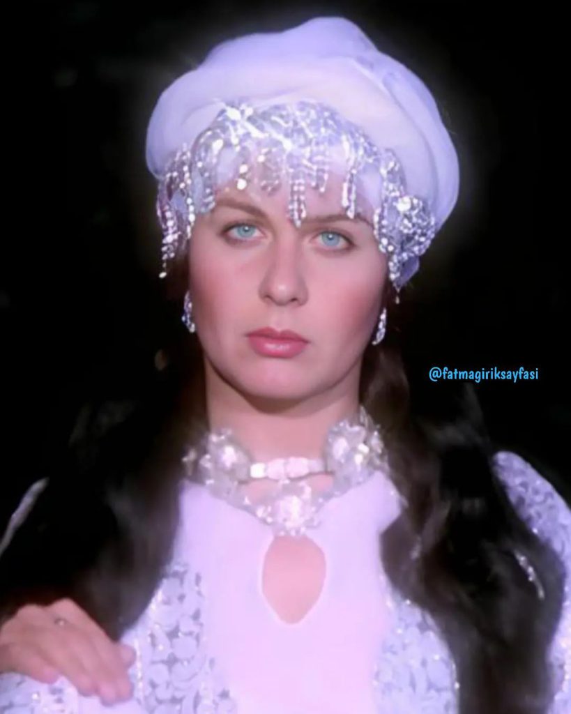 Fatma Girik ardent sex