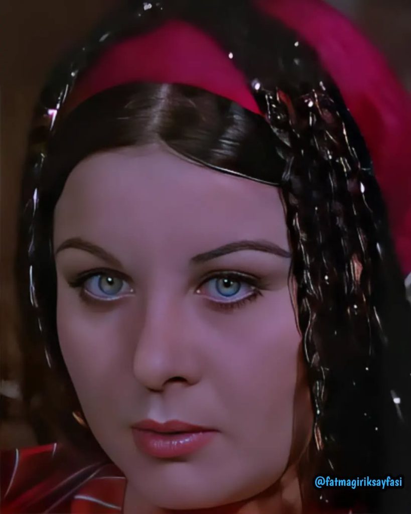 Fatma Girik beautiful hot bikini