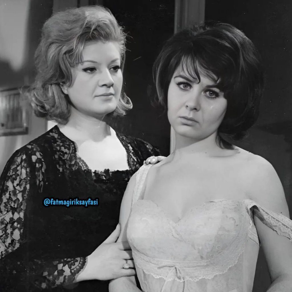 Fatma Girik beautiful naked