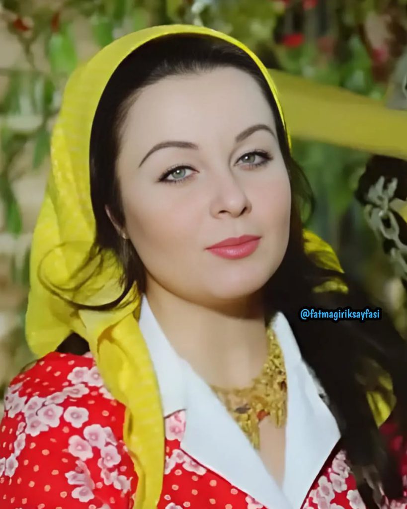 Fatma Girik beautiful nude