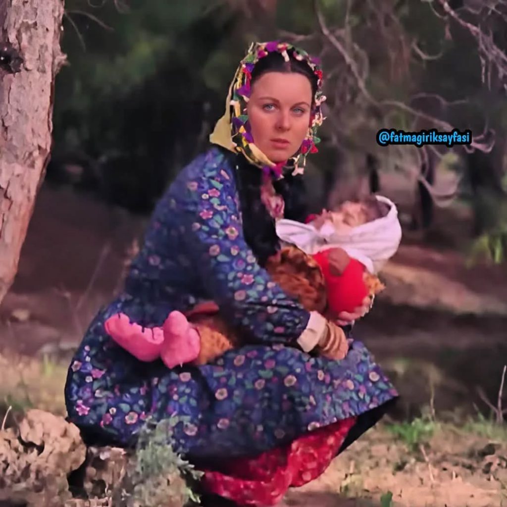 Fatma Girik depicts fire boobs