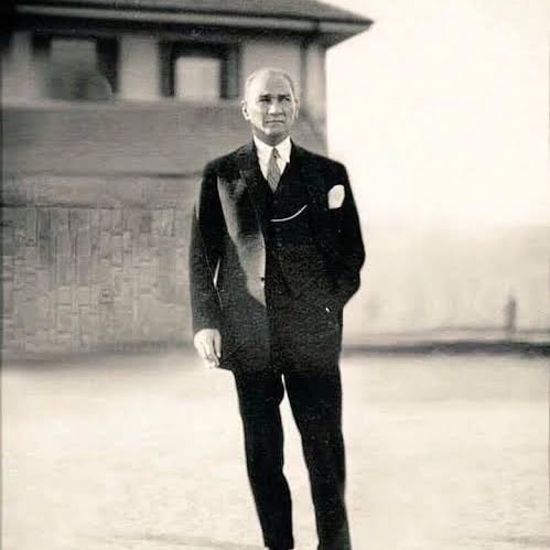 Fatma Girik depicts fire hot photos