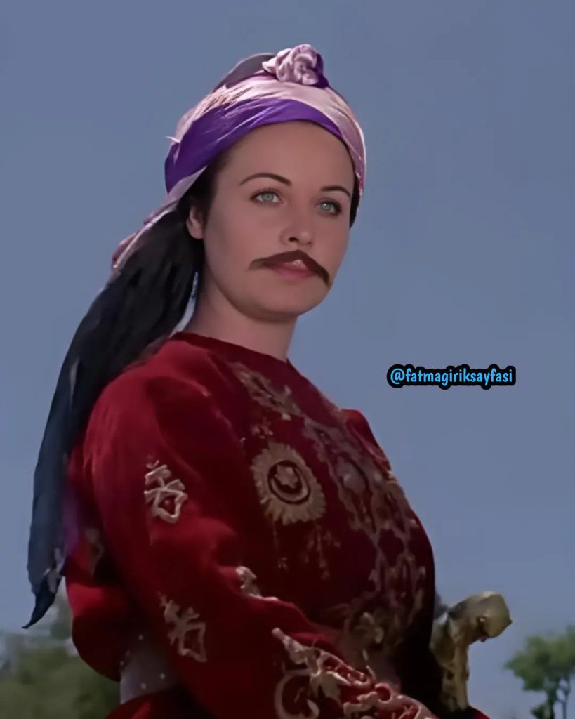 Fatma Girik hot photos