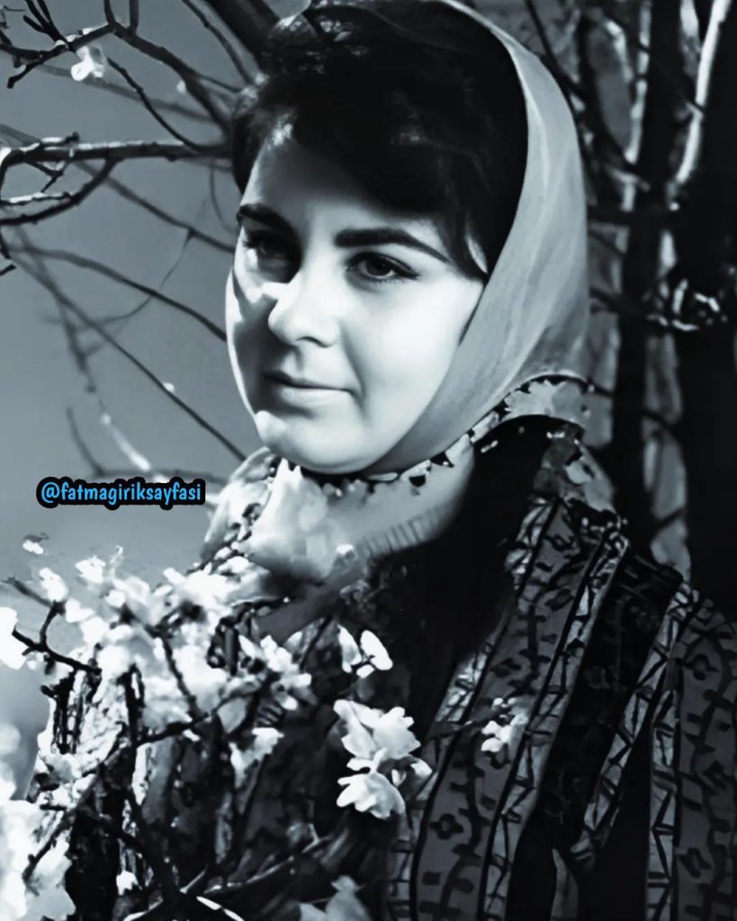 Fatma Girik looks ass