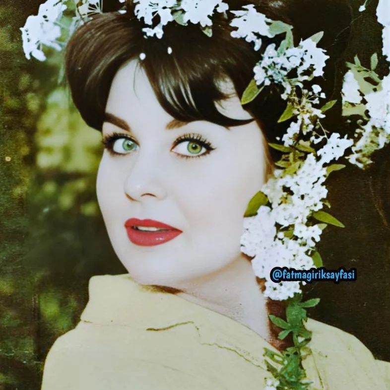 Fatma Girik looks pussy