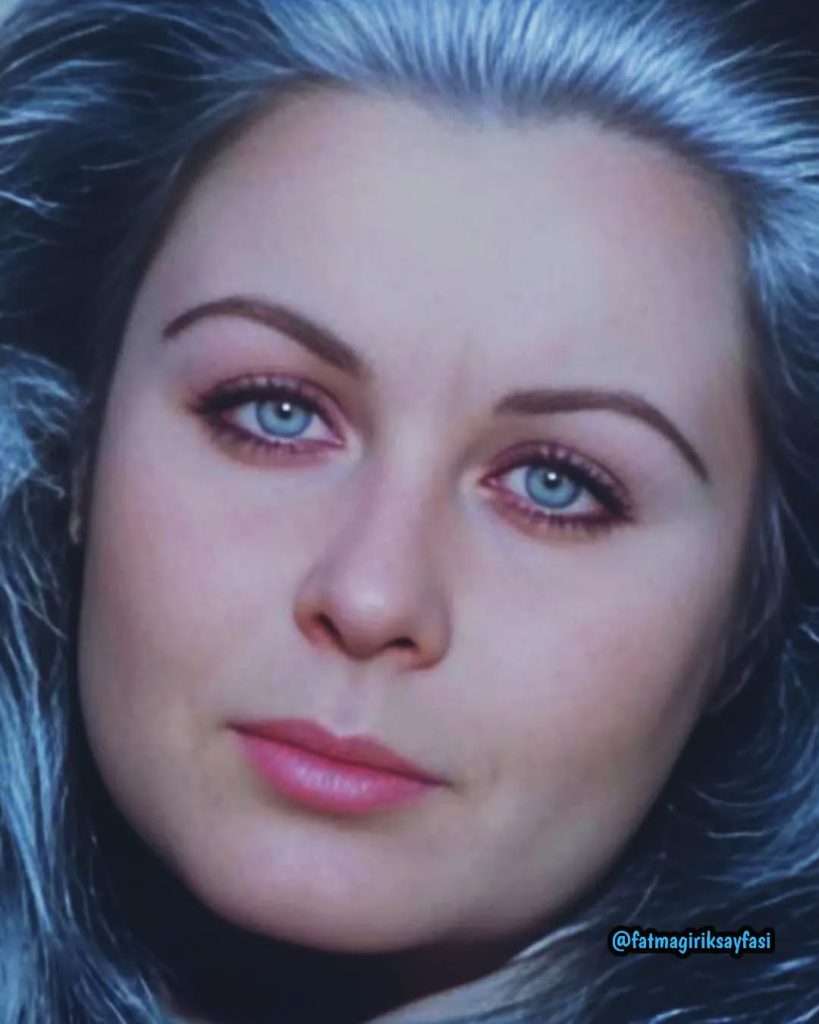 Fatma Girik modeling hot xxx