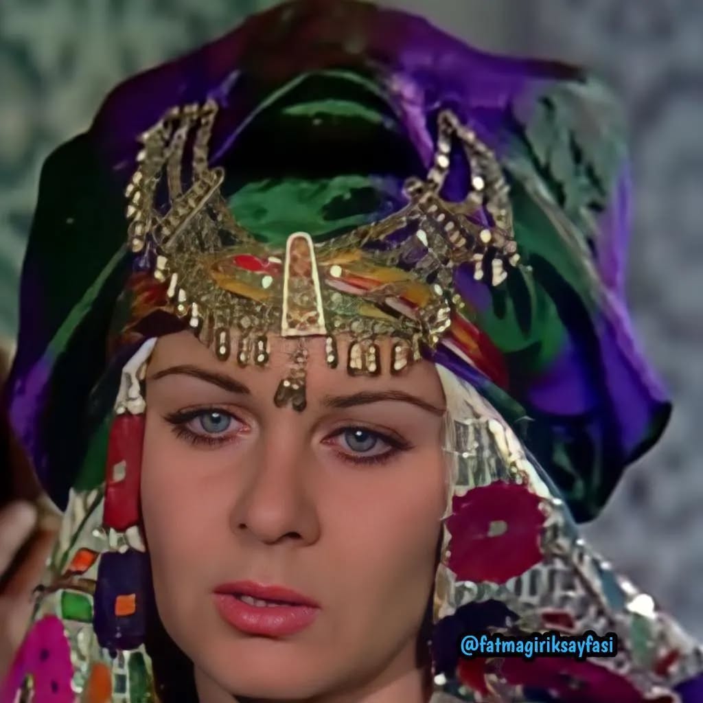 Fatma Girik modeling porn