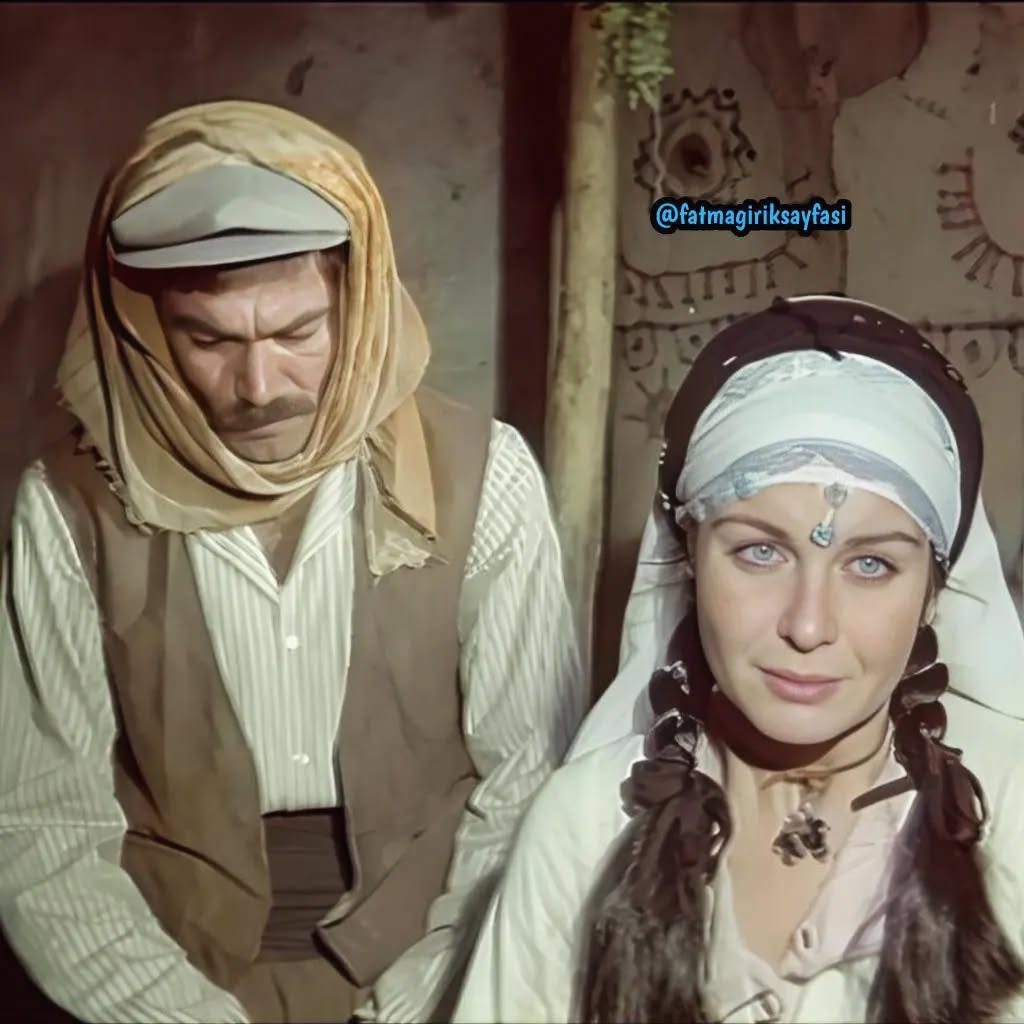 Fatma Girik poses hot bikini