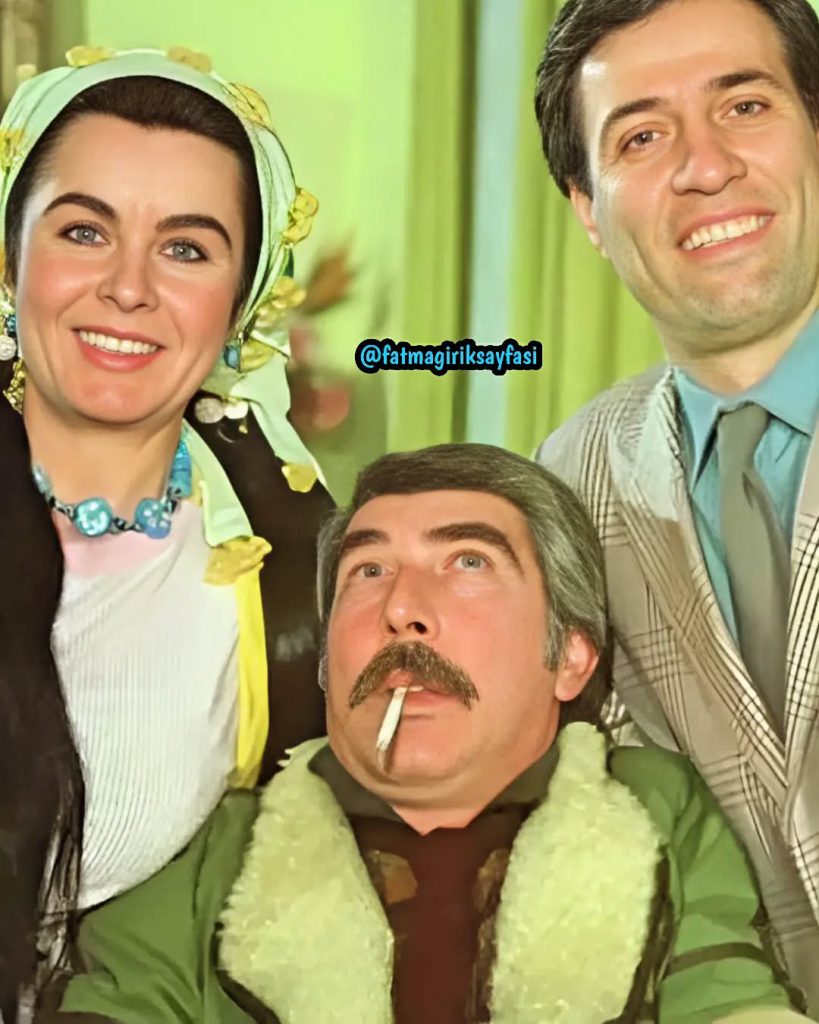 Fatma Girik poses nude pics