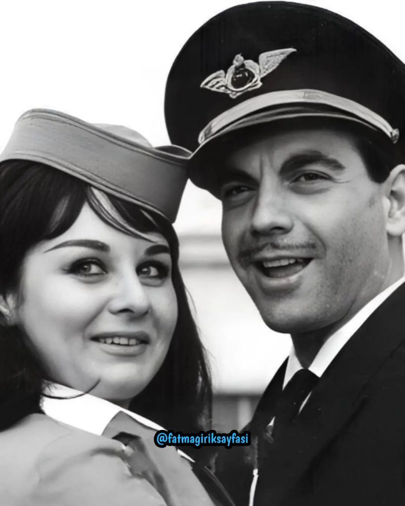 Fatma Girik smiles naked