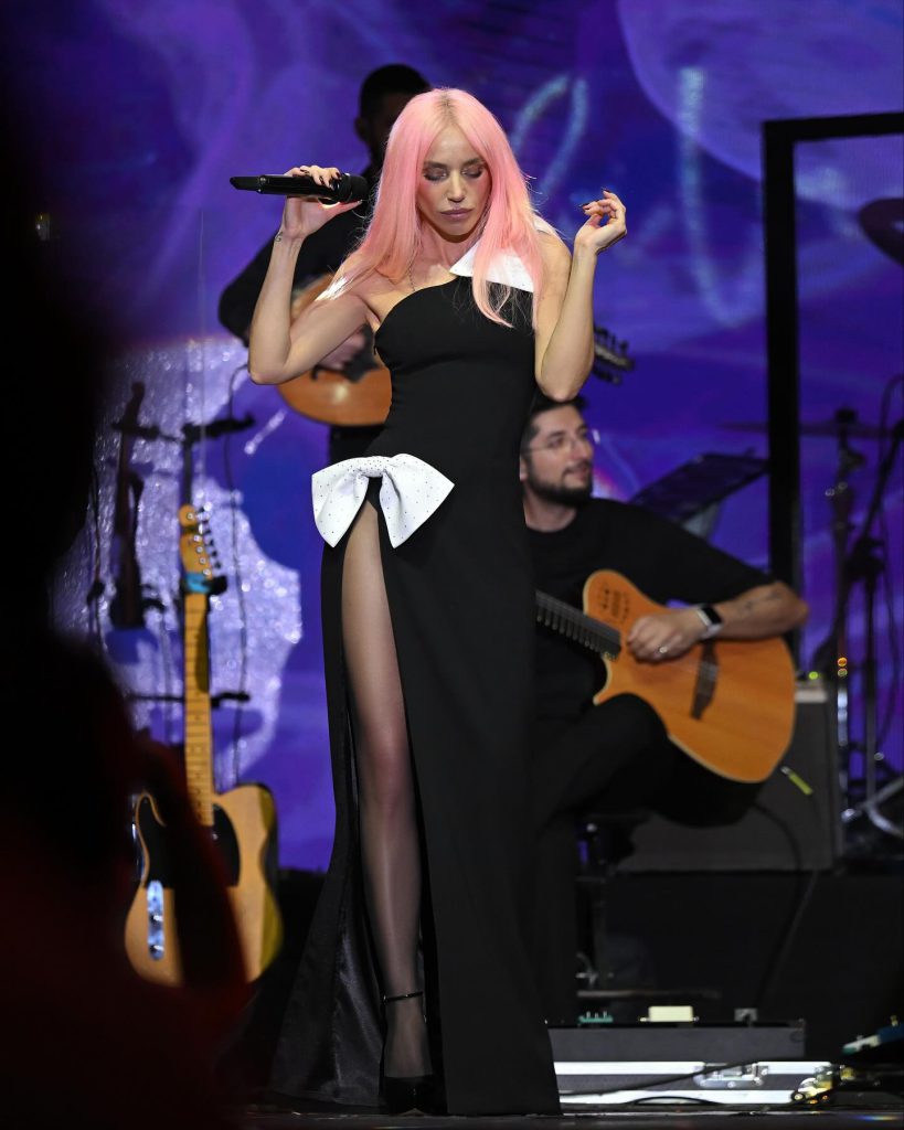 Gülşen beautiful nude pics