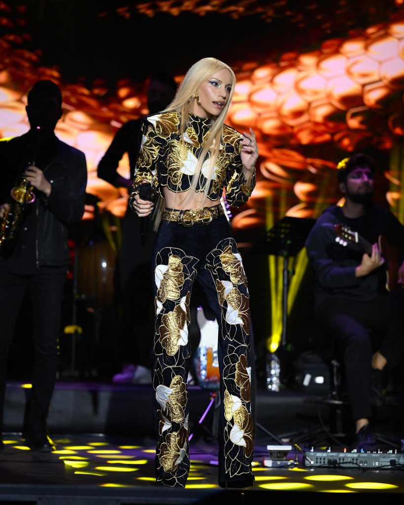 Gülşen modeling hot xxx