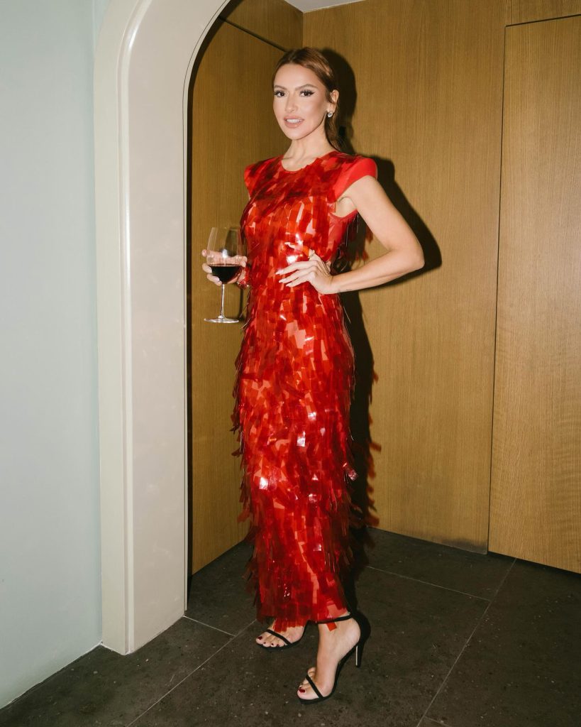 Hadise depicts fire bikini