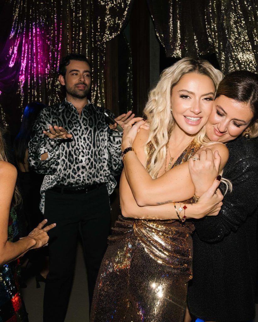 Hadise looks sex scenes