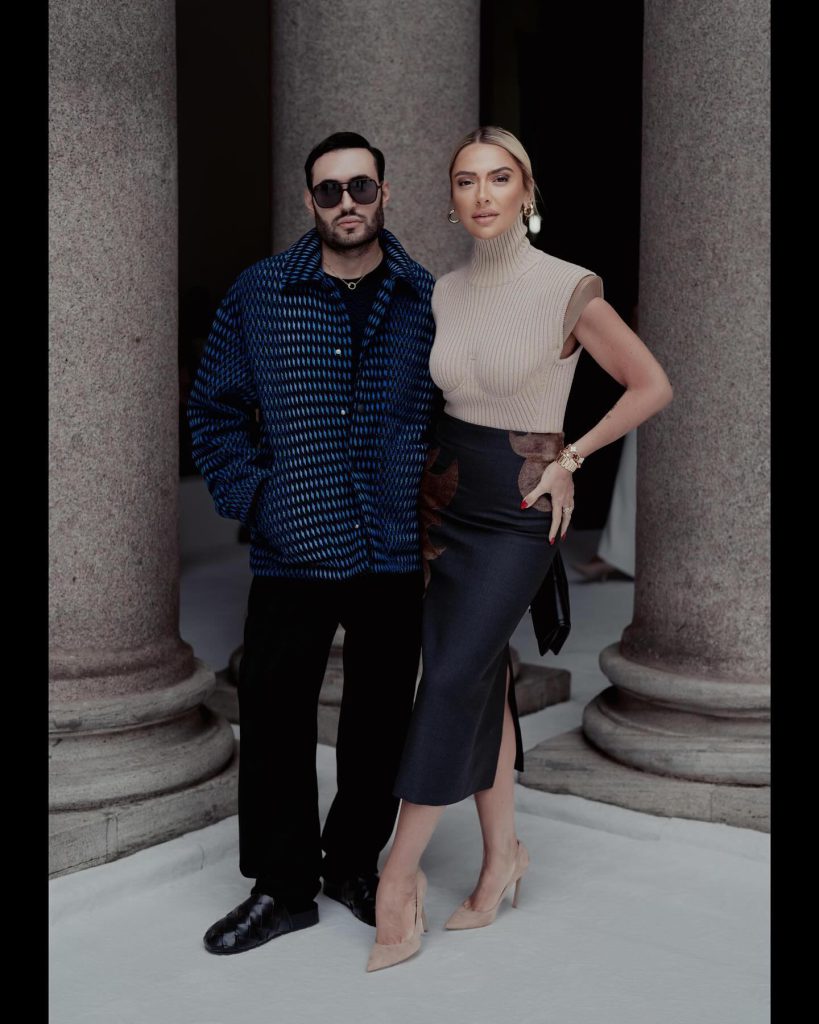 Hadise poses hot bikini