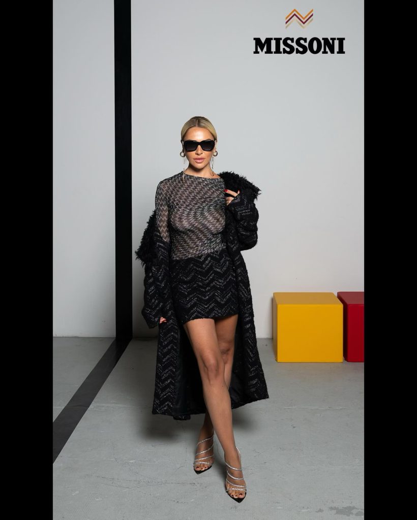 Hadise poses sex scenes