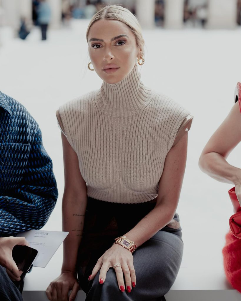 Hadise poses xxx sex