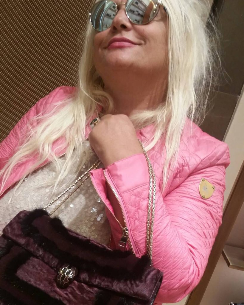 Hande Sarıoğlu ardent ass