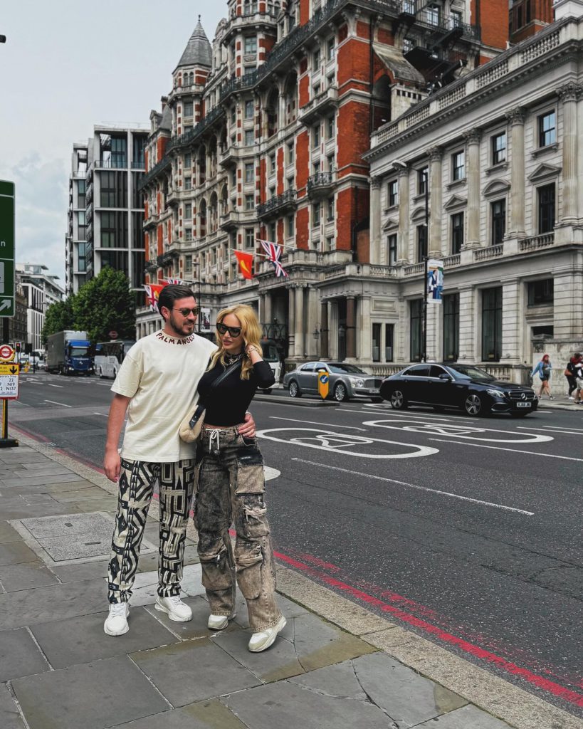 Hande Sarıoğlu ardent pussy