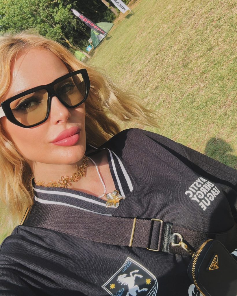 Hande Sarıoğlu ardent sex scenes