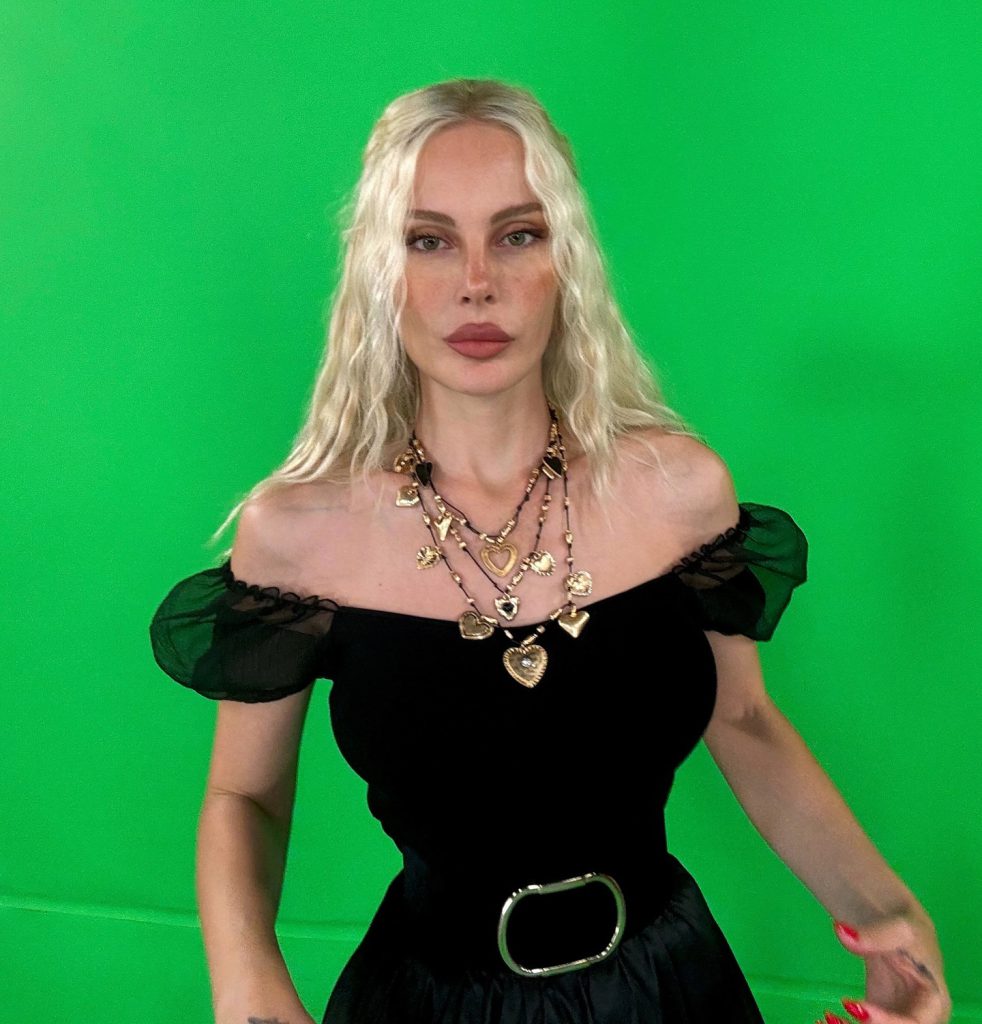 Hande Sarıoğlu ass