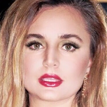 Hande Sarıoğlu beautiful hot